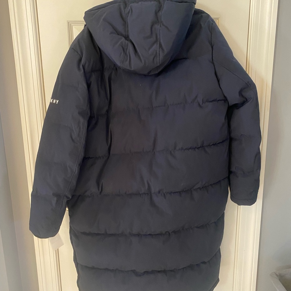 Women’s DKNY winter coat. Dark Navy size large. Very warm with hood. NWT. - Picture 4 of 5